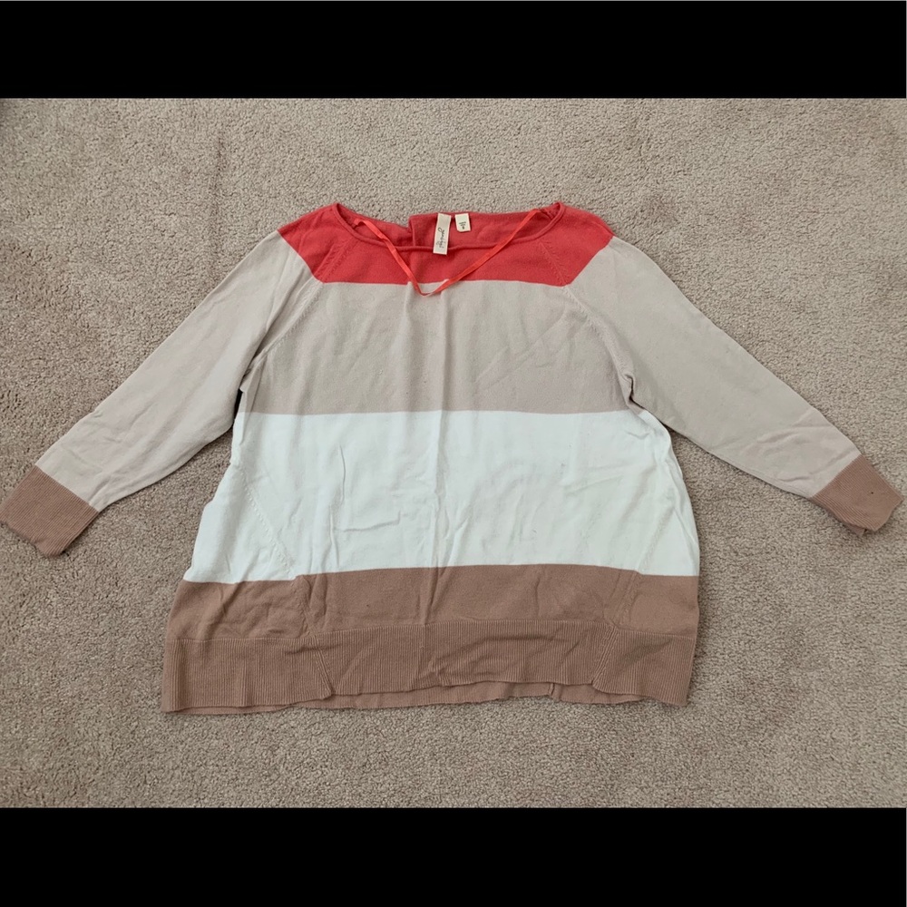 Light weight 3/4 sleeve sweater